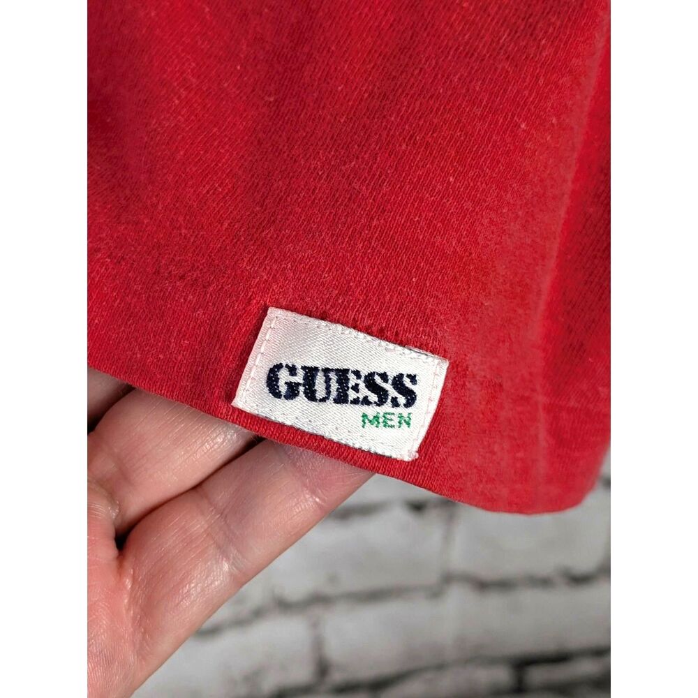 VINTAGE 80s Men's Guess T-Shirt Single Stitch USA Red Cotton Medium - Picture 2 of 8